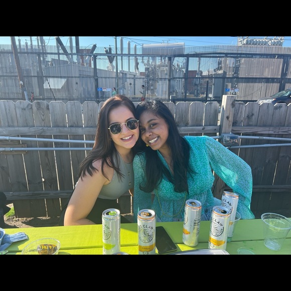 Meet your Posher, Becky - Picture 2 of 7